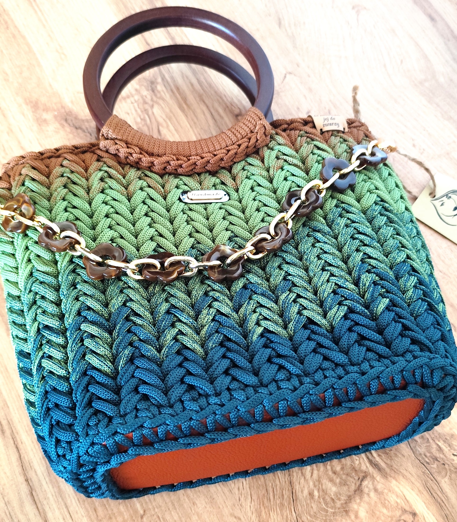 Torebka kuferek Leśny zmierzch ze skórzanym spodem - widok z dołu 