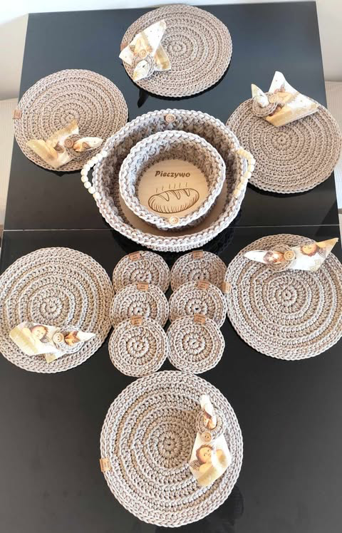 Zestaw podkładek z koszykami