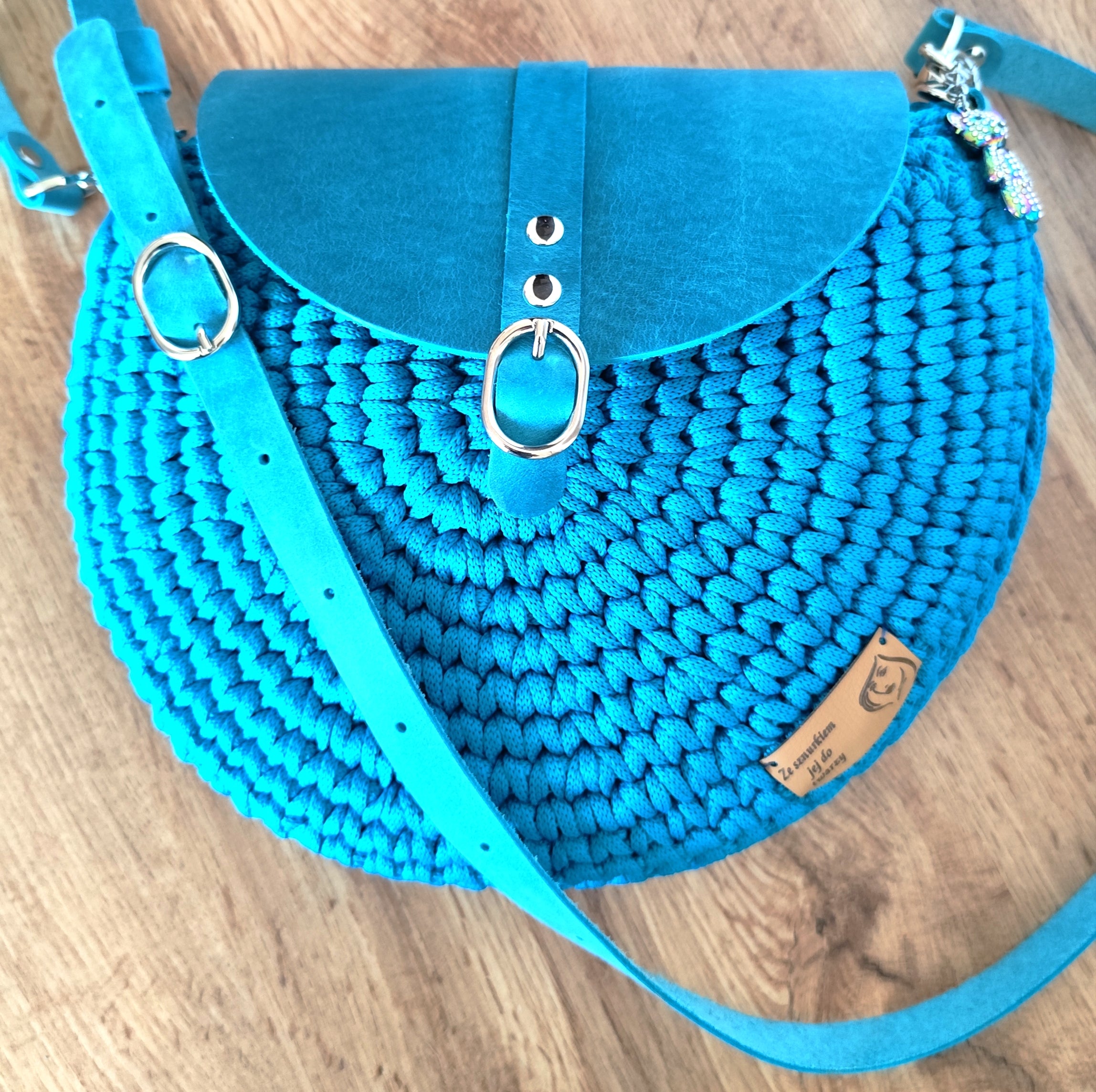 Ręcznie robiona torebka Morski błękit ze sznurka z turkusowym paskiem skórzanym